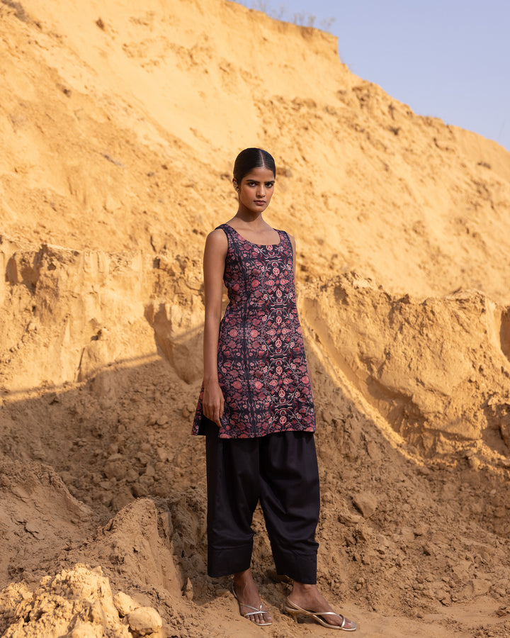 Verse Kurta - Black