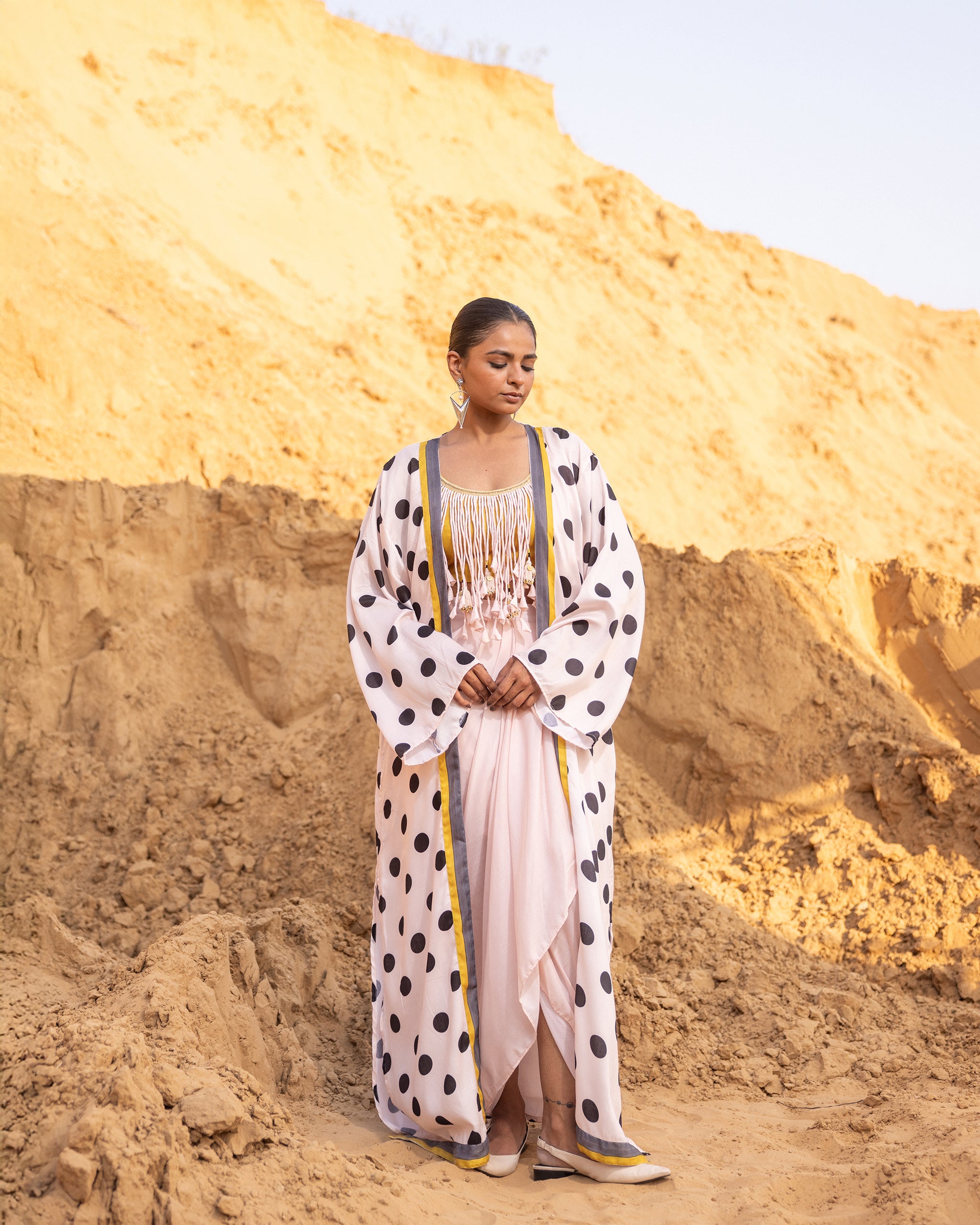 Saga Shrug - Desert Sand