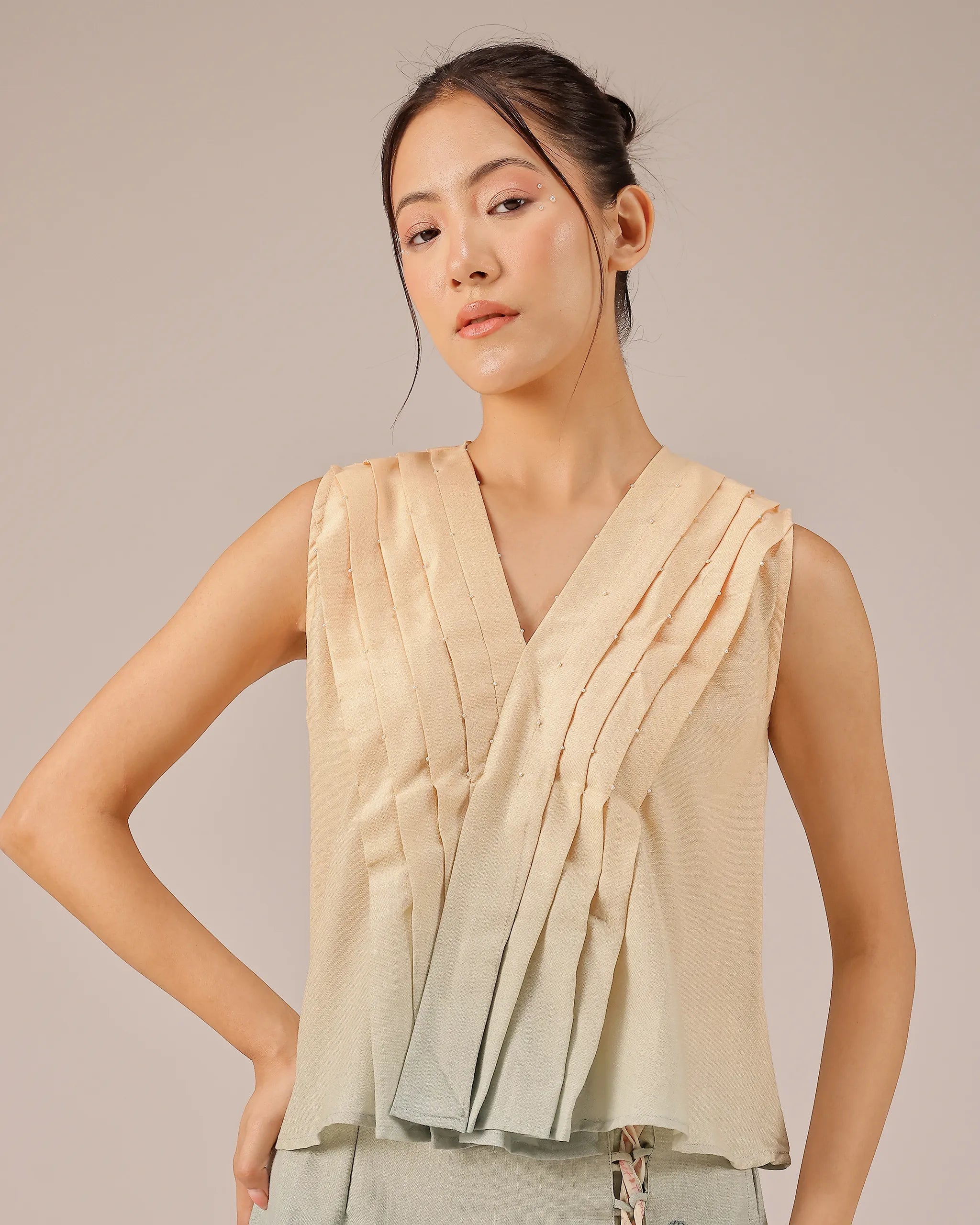 Berry Breeze Top (Ivory)