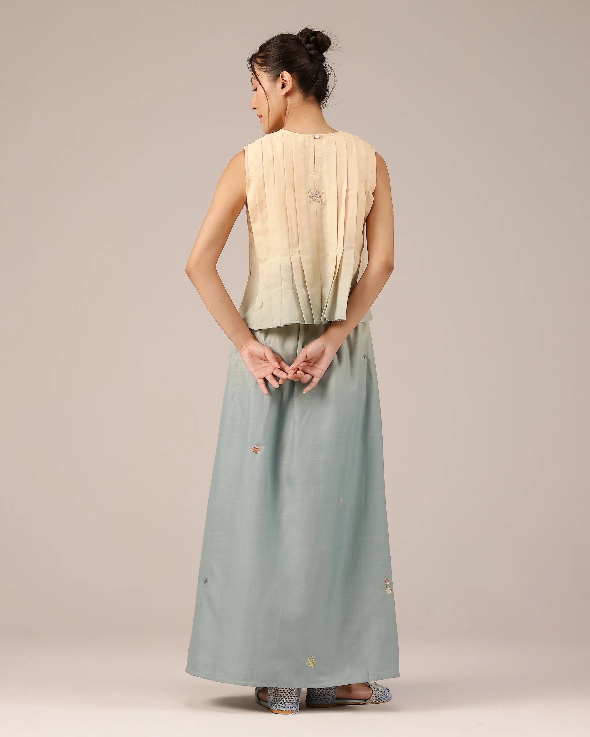 Berry Breeze Skirt (Grey)